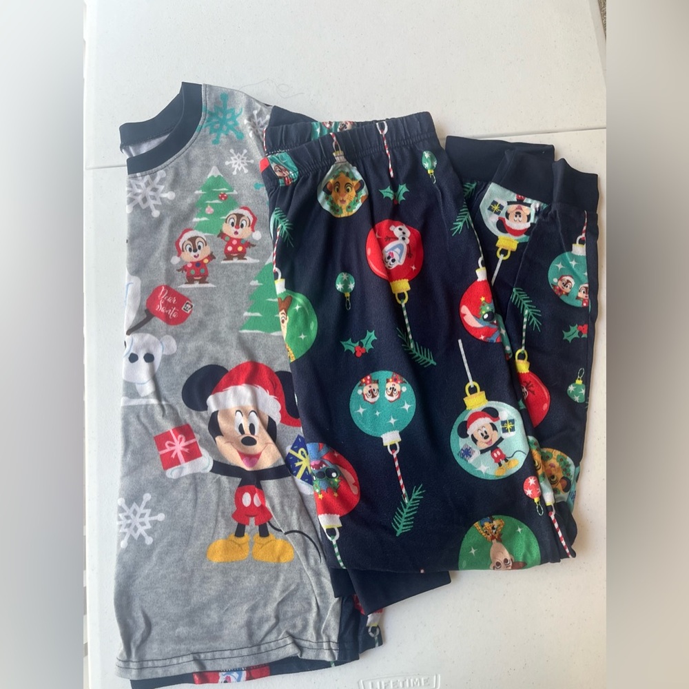 Disney Pajama Set - size medium